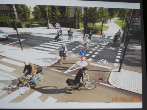 Aménagement de voie spécifique pour les vélos. Source: http://veloentet.fr